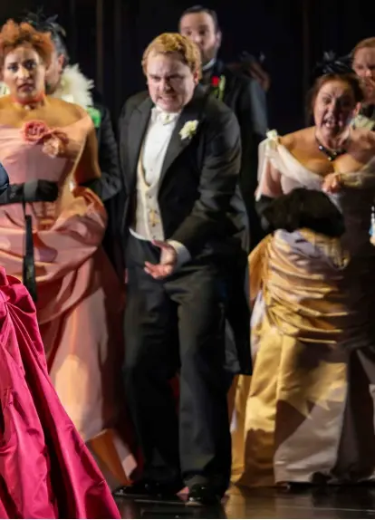  ?? ?? Sir David McVicar’s revival of La traviata boasts an impressive cast