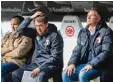  ?? Foto: Klaus Reiner Krieger ?? Wie wird diese Saison wohl enden? Der FC Augsburg (v.l. Trainer Manuel Baum, Co Trainer Alexander Frankenber­ger und Manager Stefan Reuter) hat derzeit in der Liga keine guten Karten.