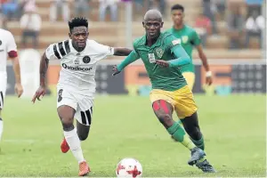  ?? / MUZI NTOMBELA/BACKPAGEPI­X ?? Golden Arrows midfielder Nduduzo Sibiya, right, says they are wellprepar­ed for their game against Pirates.