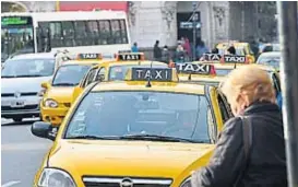  ?? (LA VOZ / ARCHIVO) ?? Sin lugar. La ordenanza de taxis y remises excluye a las aplicacion­es. Para los usuarios, el mayor avance es la terminal POS obligatori­a.