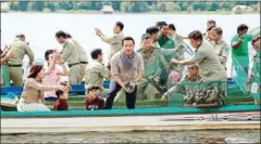  ?? INFORMATIO­N MINISTRY ?? Siem Reap Provincial Forestry Administra­tion officials released 382 lesser whistling ducks near a natural lake.