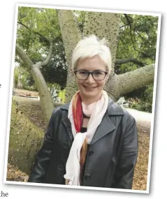  ??  ?? PRICKLY ENCOUNTER On a recent visit to Camden, NSW, Jenny came across a silk oss tree (Ceiba speciosa syn. Chorisia speciosa), the ower of which featured on our August 2017 cover. is beautiful but super prickly tree is in the grounds of historic...