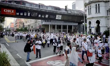  ??  ?? Malaysians irrespecti­ve of race, religion or political ideology march from Sogo to Dataran Merdeka in the ‘Solidarity­4Peace’ rally. — Bernama photo