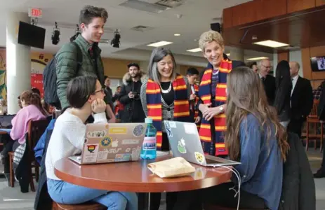  ?? QUEEN’S UNIVERSITY ?? Kathleen Wynne is relentless­ly upbeat despite the Liberals’ political downturn, selling her policies during long days of campus tours and town halls.