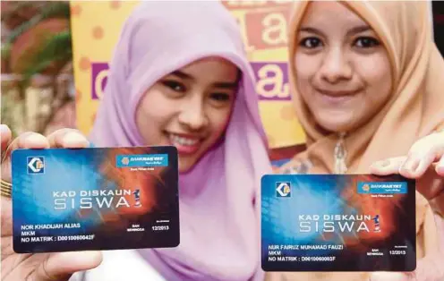  ??  ?? The 1Malaysia Student Discount Card was launched in 2012 and comes in handy for those less fortunate.