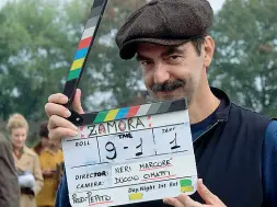  ?? ?? Neri Marcorè sul set del suo primo film da regista, «Zamora»