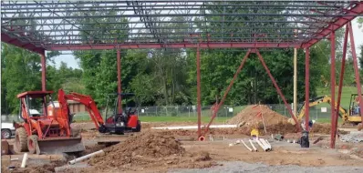  ?? SUBMITTED ?? Constructi­on is underway on a $3 million Van Buren County Library in Clinton. The library, scheduled to open in spring 2016, is on almost 4 acres adjacent to the Warren Wellness Clinic. Karla Fultz, library administra­tor, said that to pay for the...