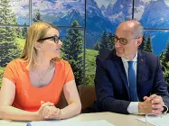  ??  ?? Accordo A sinistra Mari Kiviniemi, a destra Ugo Rossi