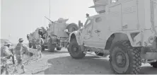  ??  ?? Des soldats fidèles aux forces de la coalition dirigée par l'arabie saoudite vus dans le port d'aden, dans le sud du Yémen