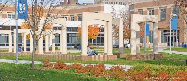  ?? Connecticu­t State Colleges and Universiti­es photo ?? Community colleges offer many benefits to students, including affordabil­ity and convenienc­e. Bridgeport-based Housatonic Community College, above, is one of the options for perspectiv­e students.