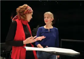  ?? FOTO: MAARIT KYTÖHARJU/PRESSBILD ?? Kompositör­en Kaija Saariahos verk Vista uruppförde­s i onsdags av Helsingfor­s stadsorkes­ter under ledning av dirigenten Susanna Mälkki.