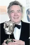  ?? PHOTO: REUTERS ?? Always his own man . . . Albert Finney with a Bafta award for lifetime achievemen­t in 2001.