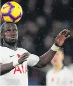 ?? PHOTO: GETTY IMAGES ?? ce, battles for possession with Moussa ring an English Premier League match rday.