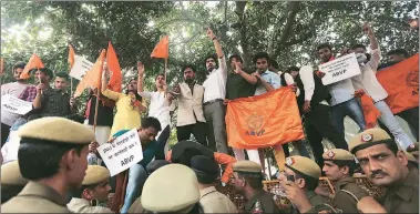  ?? Tashi Tobgyal ?? ABVP members shout slogans during a protest at the Police Headquarte­rs, Wednesday.