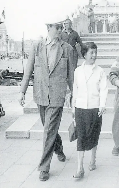  ?? © COLECCIÓN CGAI ?? Aurora y Julio. la pareja en Venecia, en 1954. Se habían casado el año anterior.