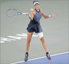  ??  ?? EXIGENCIA. Muguruza volvió a jugar con un muslo vendado.