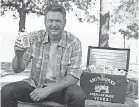  ?? PROVIDED BY GREGSWENEY ?? Blake Shelton is launching Smithworks Hard Seltzer Lemonade in partnershi­p with Smithworks.