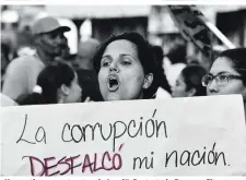 ??  ?? „Korruption veruntreut mein Land“: Proteste in Panama City