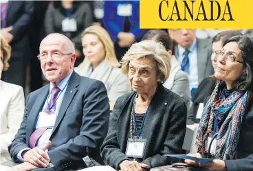  ?? JACLYN SHAPIRO/ U OF T. ?? Rose Wolfe, centre, former chancellor at U of T and prominent in Jewish affairs, has died at age 100.