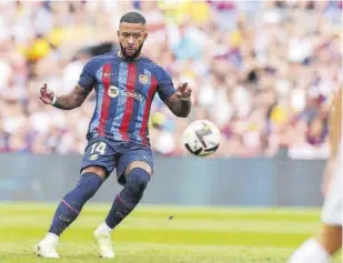  ?? //VALENTÍ ENRICH ?? Memphis sigue centrando la atención del mercado de la Premier, aunque por ahora aún no ha comentado si abandona el Barça en enero o cumple su contrato hasta el 30 junio