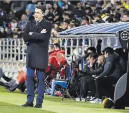  ?? ANDREEA VORNICU ?? Julio Velázquez, con los brazos cruzados en el área técnica.