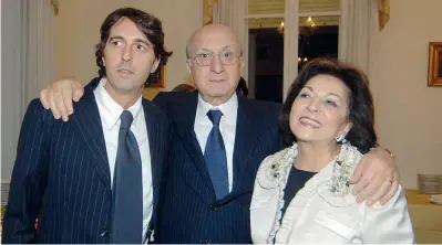  ?? (Pressphoto) ?? Insieme Ciriaco De Mita, la moglie Anna Maria Scarinzi e il figlio Giuseppe
