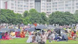  ?? SANT ARORA/HT ?? Dera Sacha Sauda supporters at a park in Sector 3, Panchkula, on Wednesday.