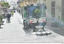  ?? D.C. ?? Labores de retirada de la cera en el centro tras la Semana Santa de 2023.