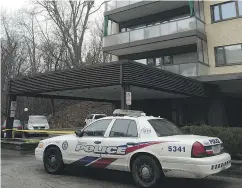  ?? CHRIS DOUCETTE / TORONTO SUN ?? Ellis Kirkland sits on the edge of a balcony in Toronto as police try to talk her down Thursday. Kirkland, a high-profile architect, shown below, is accused of stabbing the 67-year- old concierge at her condo.