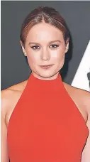  ??  ?? Descontent­a. Brie Larson mostró su descontent­o al entregar el Oscar a Casey Affleck, acusado de acoso sexual.