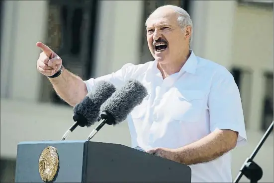  ?? DMITRI LOVETSKY / AP ?? Alexánder Lukashenko exige mano dura contra los manifestan­tes de Mink, la capital bielorrusa