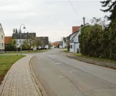  ?? Foto: Dieter Mack ?? In Deiningen stehen im kommenden Jahr weitere Kanalarbei­ten an, unter anderem in der Straße Im Weiler.