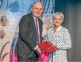  ?? PHOTO: SUPPLIED ?? Massey University associate professor Margaret Brunton with minister for tertiary education Steven Joyce.