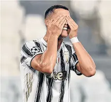  ?? /EFE. ?? El delantero de la Juventus necesitaba un permiso de las autoridade­s sanitarias de Italia para regresar a ese país.