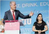  ?? MATIAS J. OCNER/COURTESY ?? Bourdain and Gloria Estefan present the chefs during a tribute dinner for chef Jose Andres in February 2017.