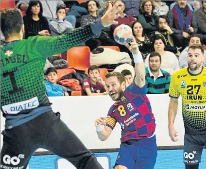  ?? FOTO: FC BARCELONA ?? Víctor Tomàs en el partido de la primera vuelta disputado en el Palau ante Helvetia Anaitasuna