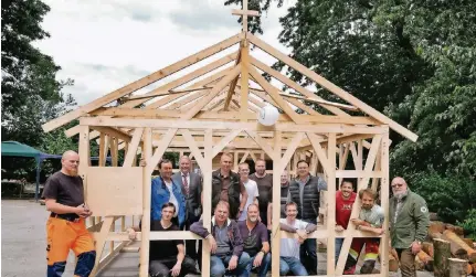  ?? RP-FOTOS: A. BLAZY ?? Im Umweltbild­ungszentru­m entstand der hölzerne Nachbau der Hubertuska­pelle.