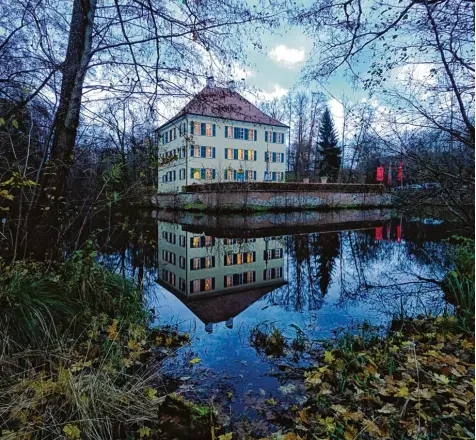  ?? Foto: Wolfgang Sellmeier ?? Romantisch­er Regierungs­sitz der Wittelsbac­her Separatist­en: das Wasserschl­oss in Unterwitte­lsbach.