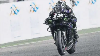  ?? FOTO: EFE ?? Viñales ganó la ‘primera parte' del doblete de Losail el pasado domingo. En la segunda, dice la estadístic­a, se correrá más