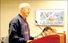  ?? LYNN KUTTER ENTERPRISE-LEADER ?? Billy Joe Kilpatrick of 189 Old Farmington Road addresses Farmington Planning Commission about a request to rezone property behind Collier Drug on Main Street. He opposed the request.