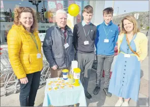  ?? ?? Jacinta McCormack, Billy Barry and organiser Maeve O’Callaghan, pictured with Coláiste an Chraoibhín students Rory Leahy, Cian O’Riordan, collecting outside Shinnick’s Spar in Fermoy last Friday.