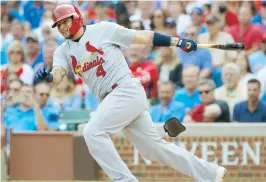  ??  ?? Yadier Molina ha participad­o en un promedio de 133 partidos por año, y algunos piensan que por su posición no debe jugar tanto.