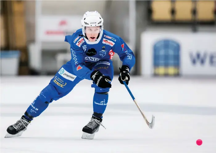  ?? Bild: SEBASTIAN LAMOTTE ?? RADERADE UT NOLLAN. Robin Lundqvist fick på ett jätteskott redan efter 40 sekunders spel av den andra halvleken och spräckte därmed IFK:S förargliga målnolla i matchen.