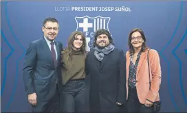  ?? FOTO: FCB ?? Bartomeu con los cantantes Amaia y Gabriel Ruiz y la asesora cultural Teresa Basilio