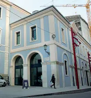  ??  ?? Ex tribunale Il centro culturale San Gaetano in via Altinate. La giunta stanzia 350 mila euro per rendere possibili mostre di alto livello e di assoluto richiamo