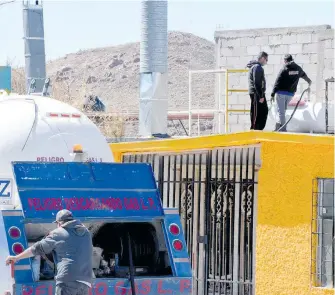  ?? ALBERTO HIERRO ?? Los pedidos a domicilio también se incrementa­ron ante el descenso de la temperatur­a, sobre todo el jueves y viernes.