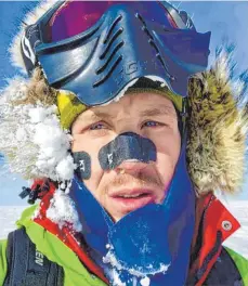  ?? FOTO: COLIN O’BRADY/AP/DPA ?? Extreme Herausford­erung: Colin O’Brady hat binnen 54 Tagen rund 1500 Kilometer in klirrender Kälte hinter sich gebracht.