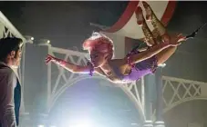  ?? PHOTOS: NIKO TAVERNISE ?? Zac Efron as Phillip Carlyle and Zendaya as Anne Wheeler in a stunning acrobatic scene from the movie The Greatest Showman.