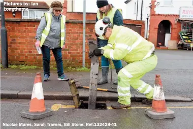  ?? Pictures by: Ian Longthorne ?? Ramps to help toads crawl out of road drains were cleaned by volunteers in preperatio­n for toad breeding season.