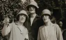  ?? Wellcome Collection ?? Vision express: women modelling spectacles of unusual shapes in 1925. Photograph: